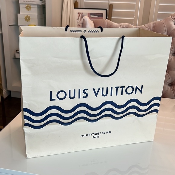 LATGE LOUIS VUITTON SHOPPING BAG FROM CAPRI ITALLY - Picture 10 of 16